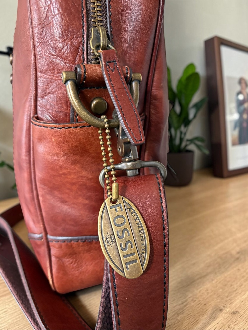 Fossil Chestnut Brown Leather Laptop Bag with Shoulder Strap - Picture 5 of 16